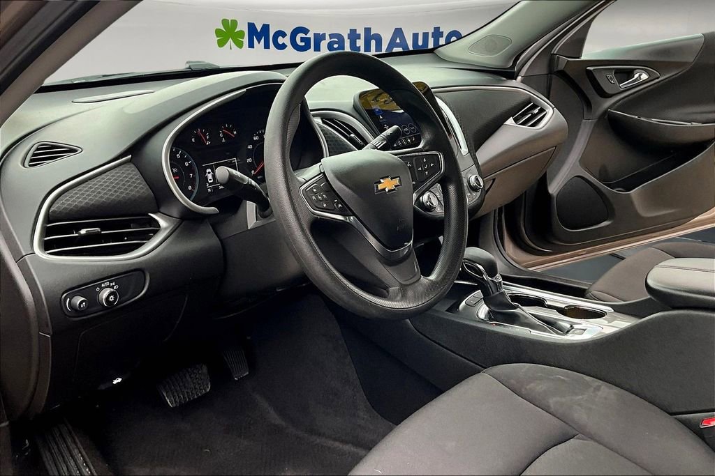 Used 2024 Chevrolet Malibu LT image 18