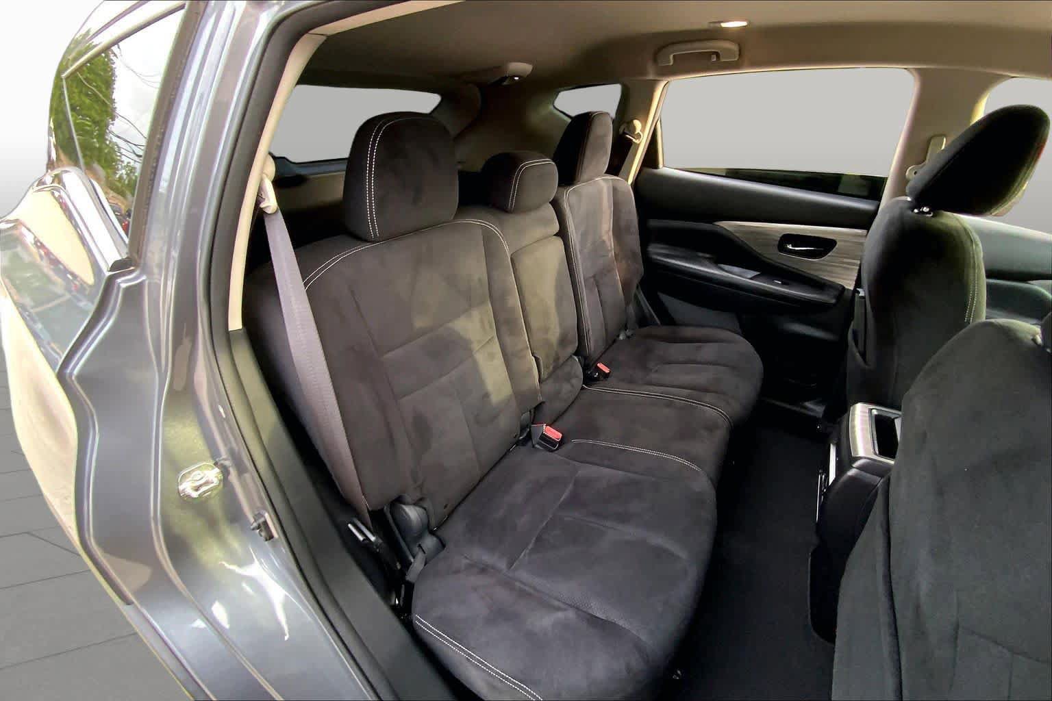 Used 2018 Nissan Murano S FWD image 17
