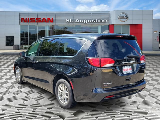 Used 2023 Chrysler Voyager LX FWD image 4