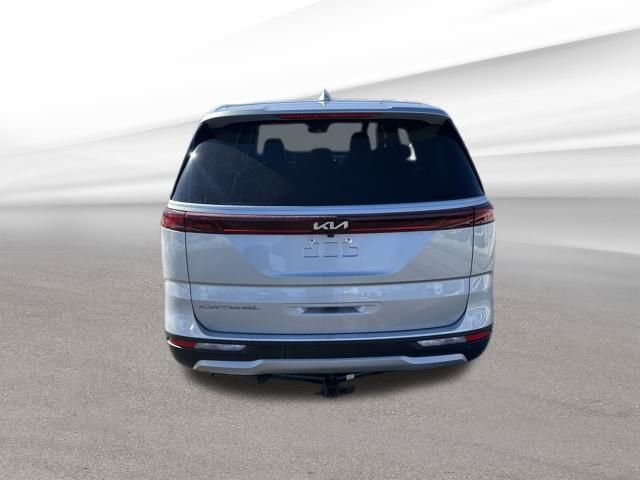 Used 2022 Kia Carnival LX image 7