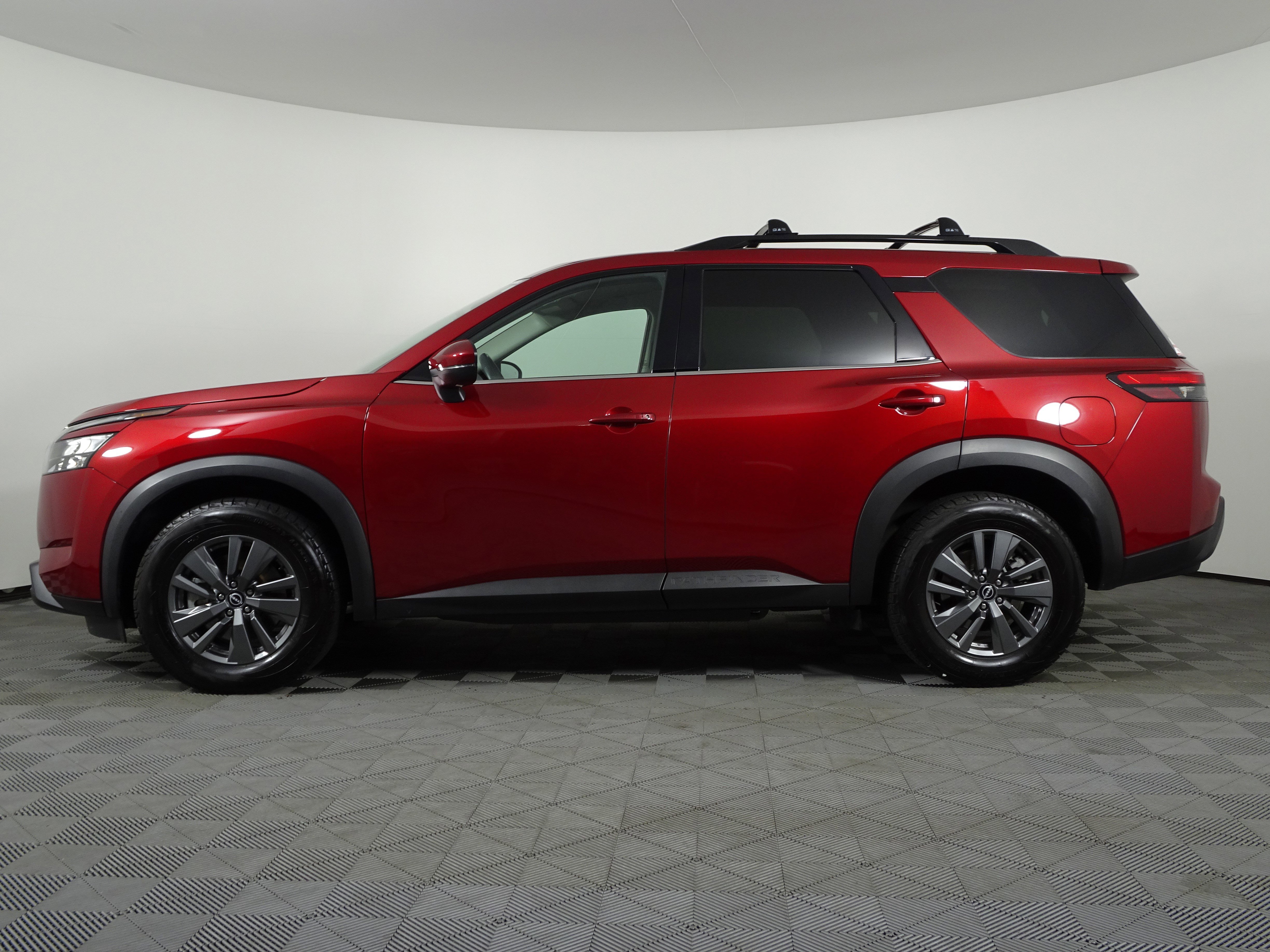Used 2023 Nissan Pathfinder SV image 42