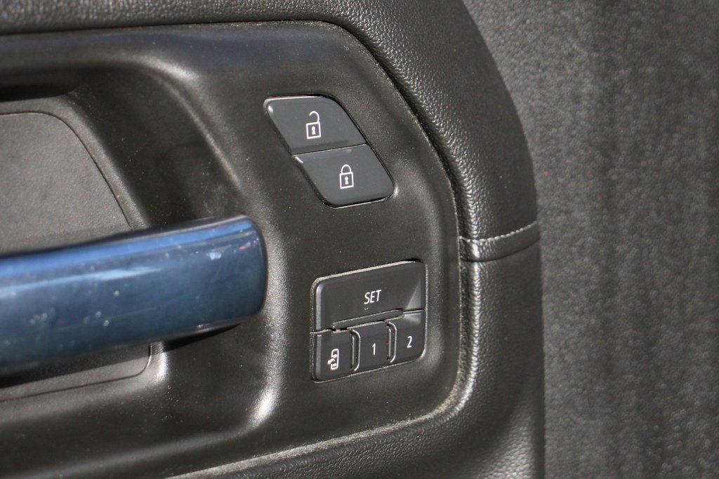 Used 2020 GMC Sierra 2500 Denali w/ Denali Ultimate Package image 16