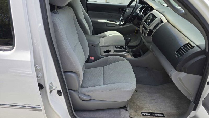 Used 2006 Toyota Tacoma PreRunner RWD image 16