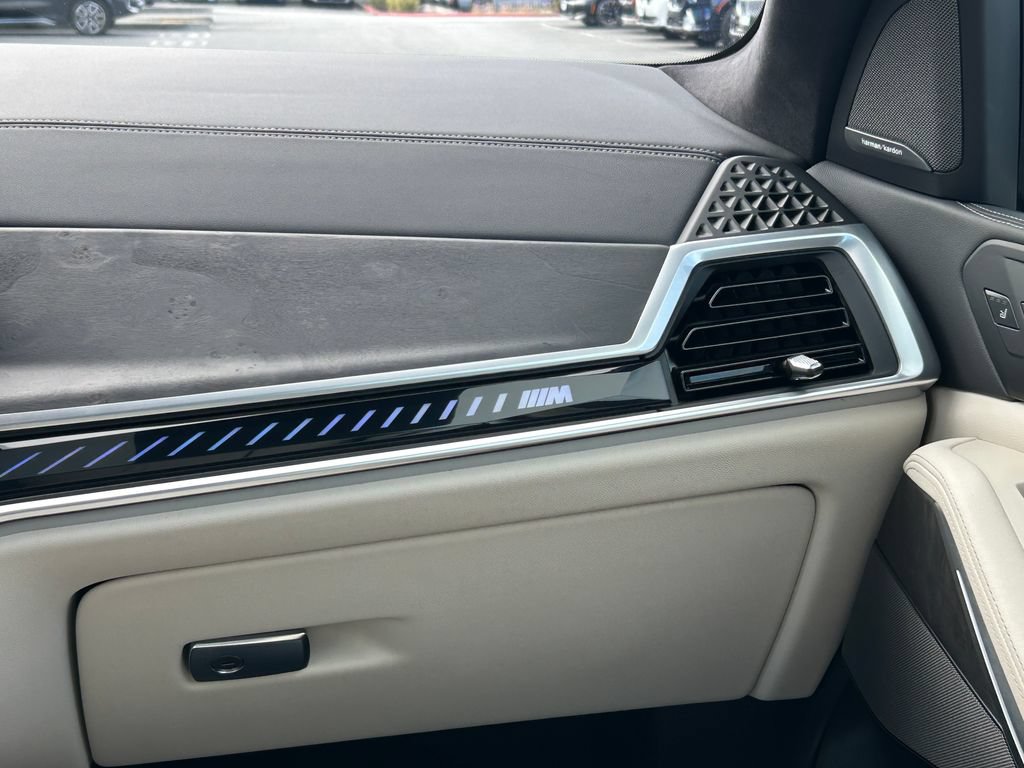 Used 2026 BMW X7 M60i AWD/4WD image 26