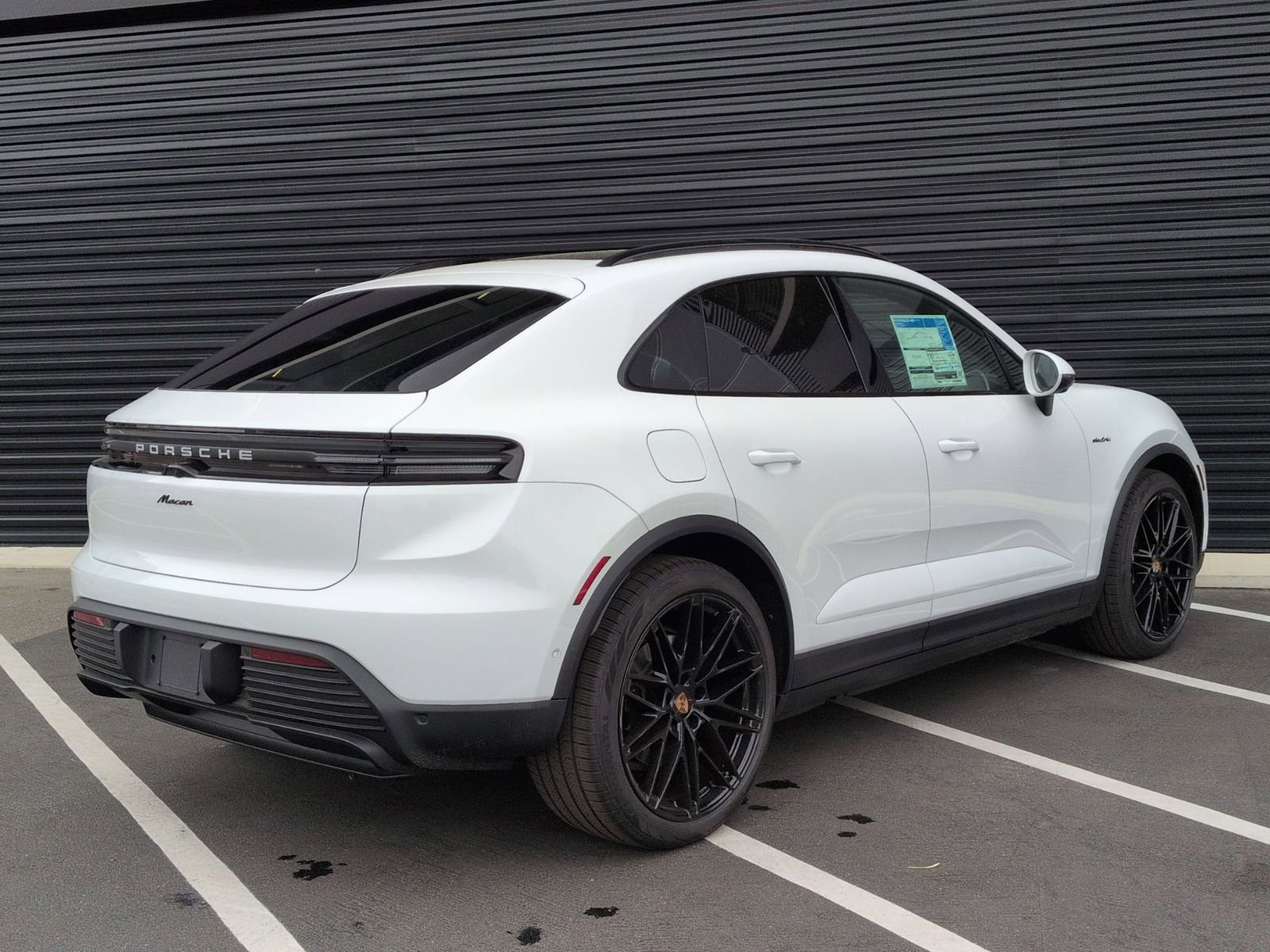 Used 2026 Porsche Macan Electric image 7