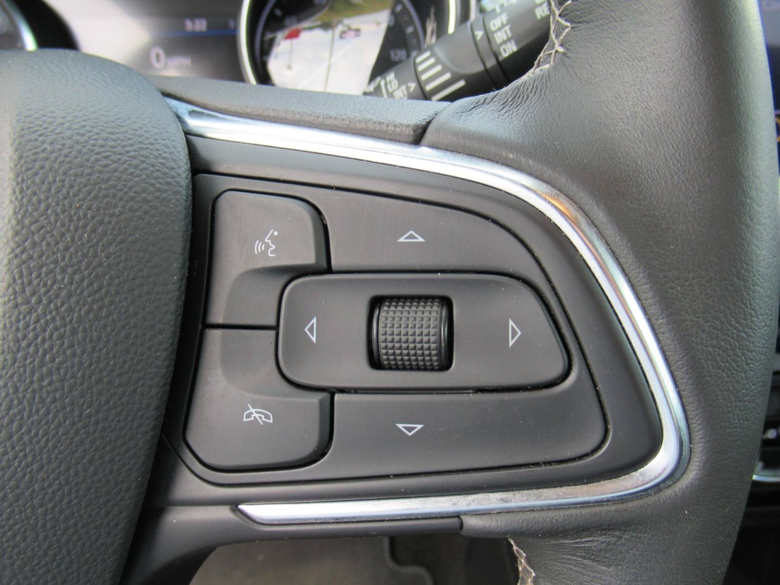 Used 2022 Buick Encore GX Essence FWD image 23