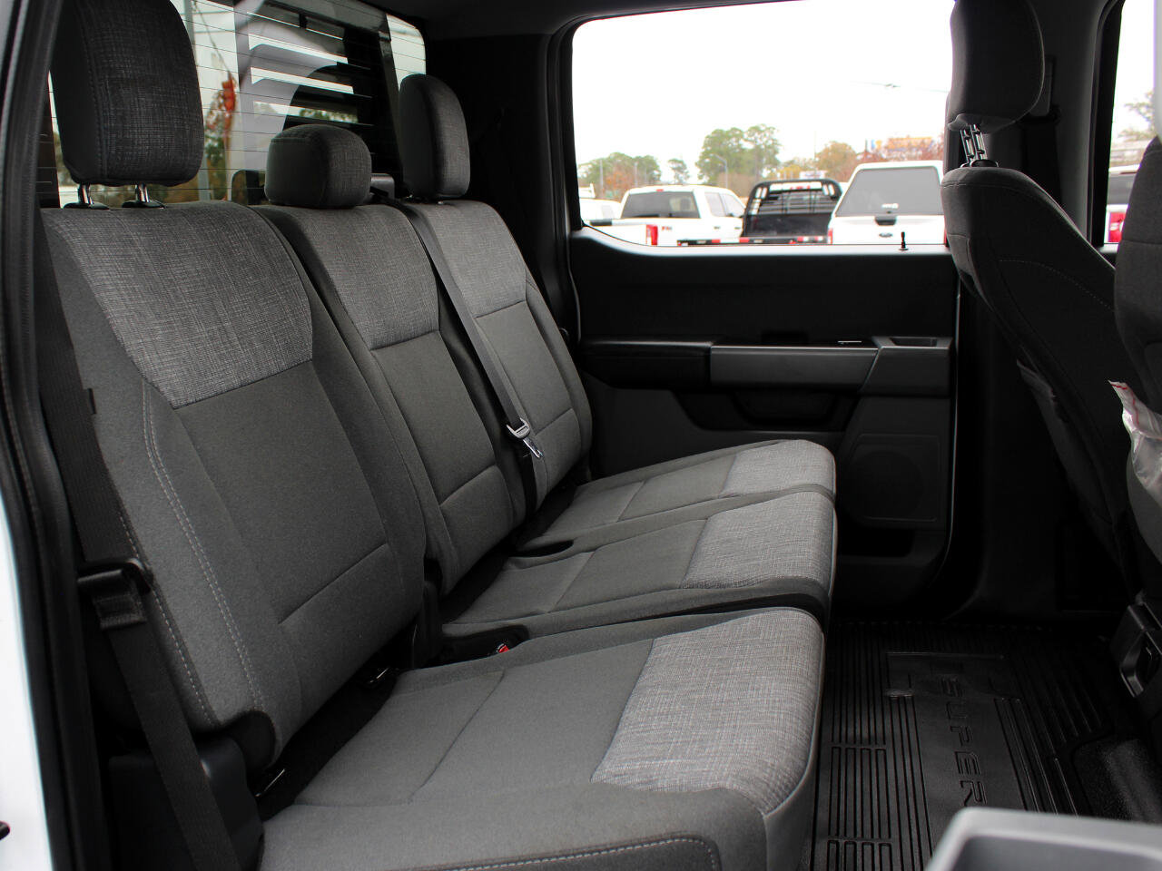 Used 2024 Ford F550 4x4 Crew Cab Super Duty w/ XLT Value Package image 37