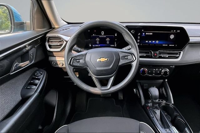 Used 2025 Chevrolet TrailBlazer LT AWD/4WD image 8