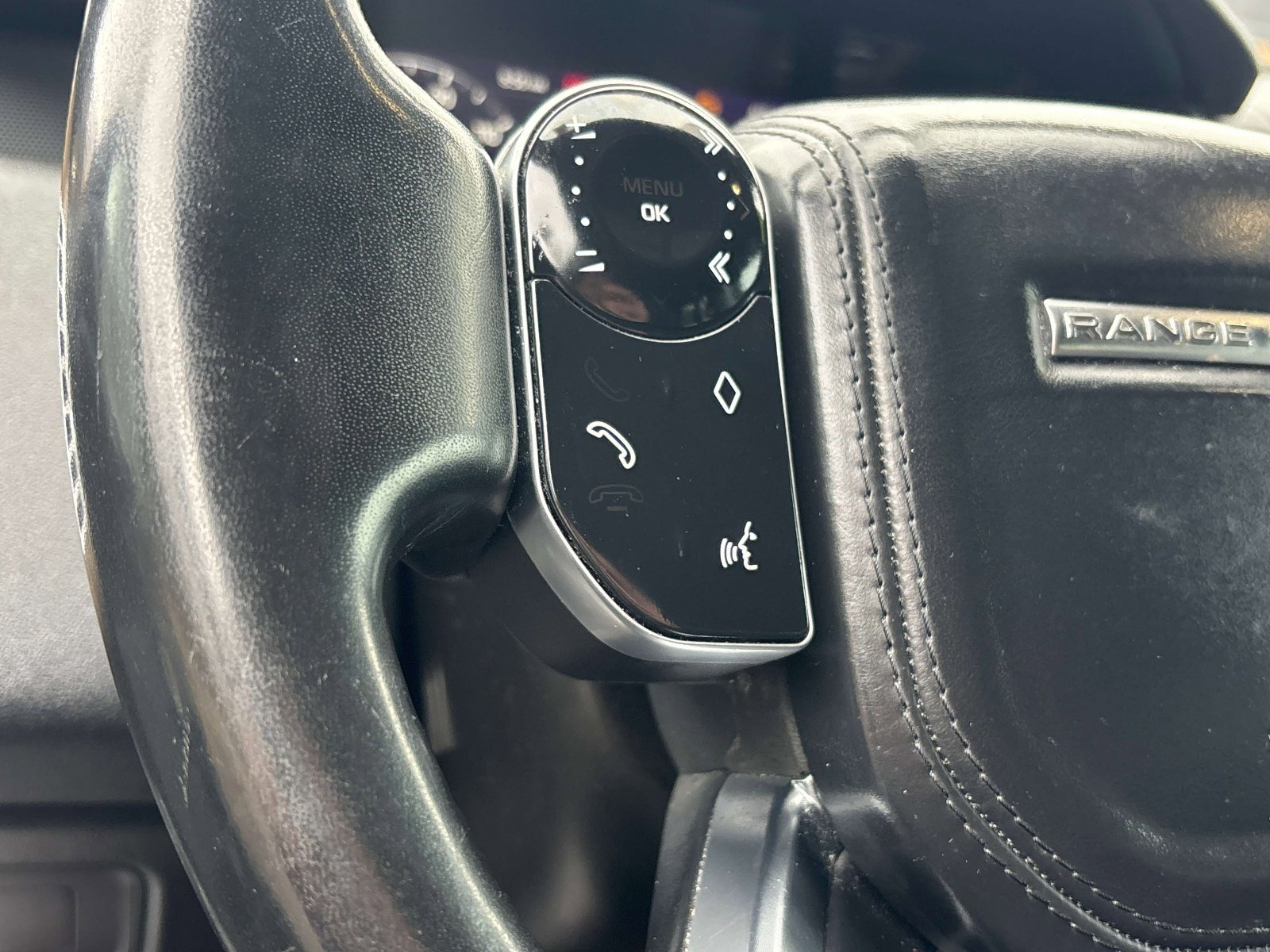 Used 2018 Land Rover Range Rover HSE image 17