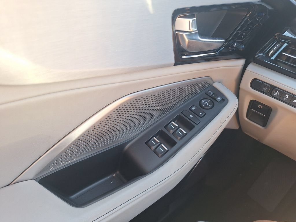 Used 2023 Acura MDX w/ Technology Package AWD/4WD image 21