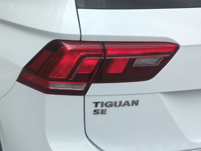 Used 2021 Volkswagen Tiguan SE AWD/4WD image 21