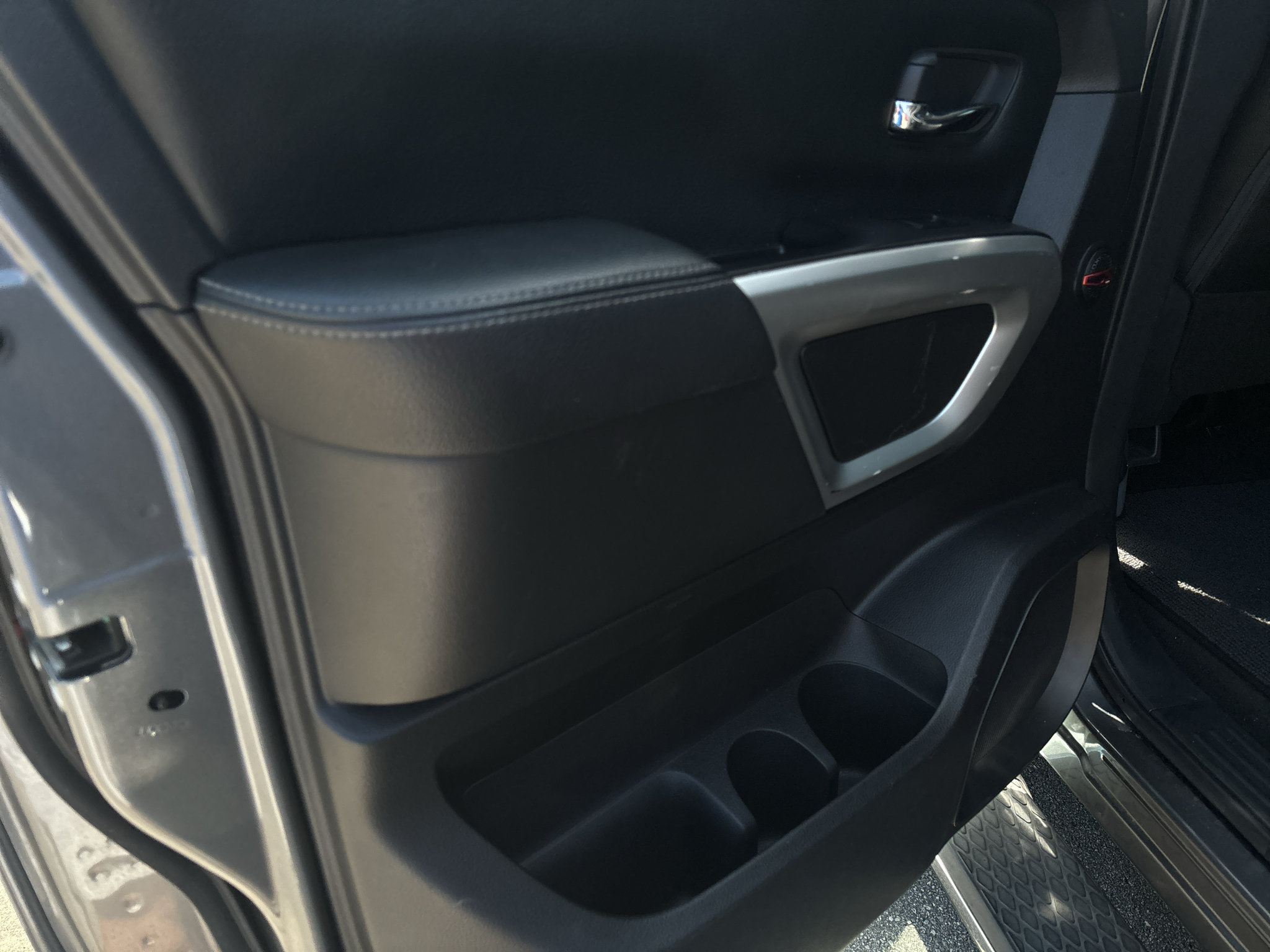 Used 2021 Nissan Titan SL w/ Moonroof Package RWD image 20