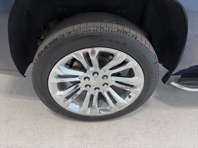 Used 2019 Cadillac Escalade Luxury w/ LPO, Radiant Package image 7