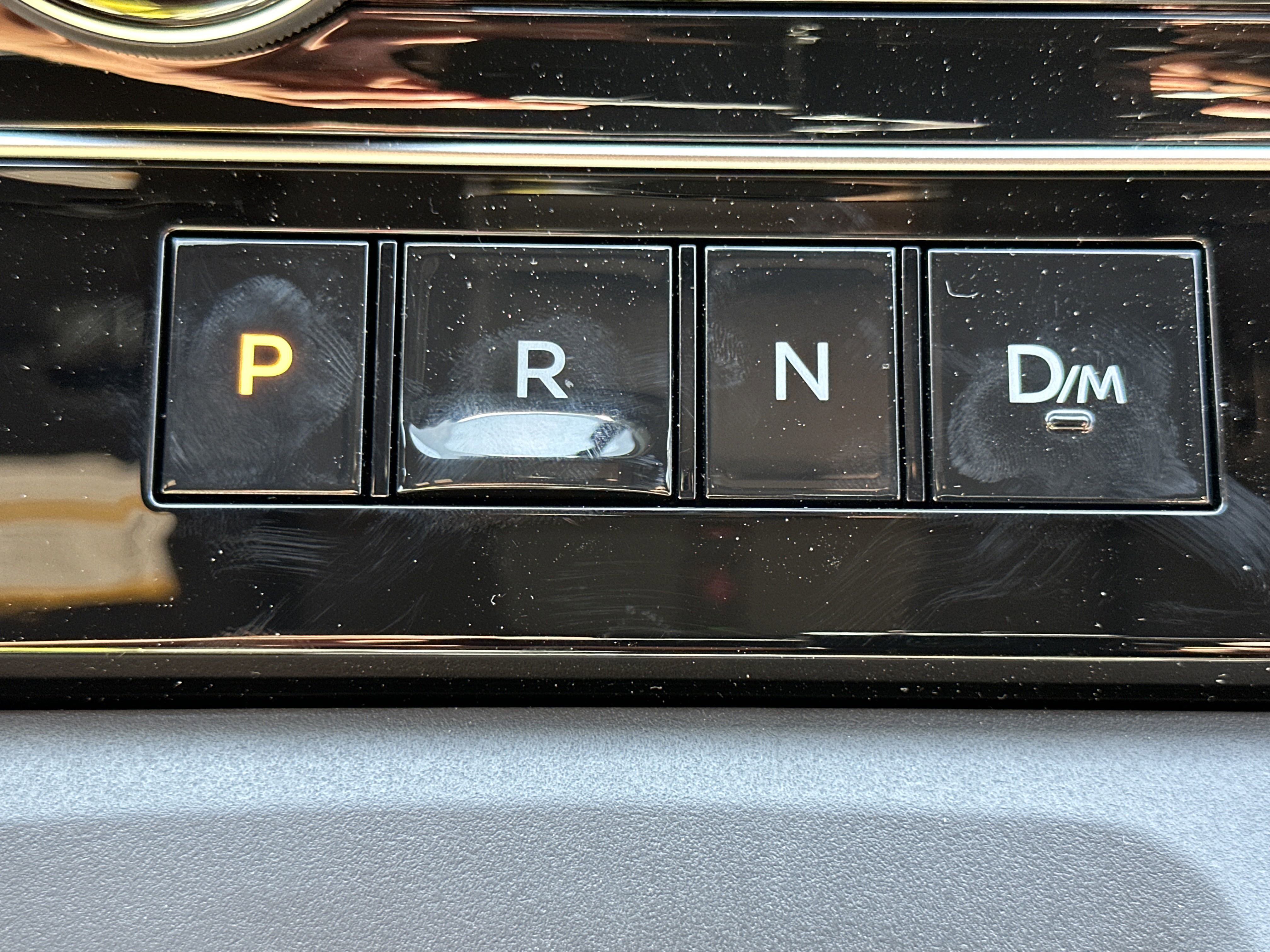 New 2025 Nissan Armada SL w/ Captain's Chari Seat Package image 32