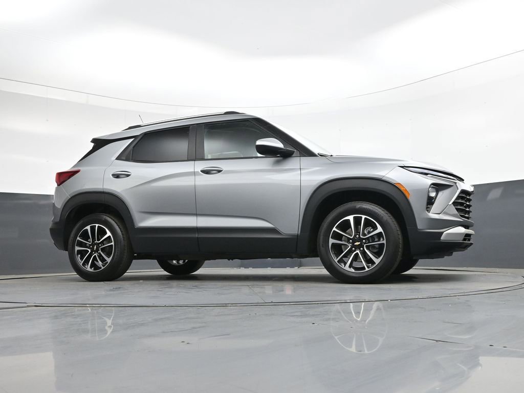 Used 2025 Chevrolet TrailBlazer LT image 34