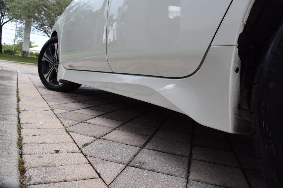 Used 2022 Nissan Leaf SV image 32