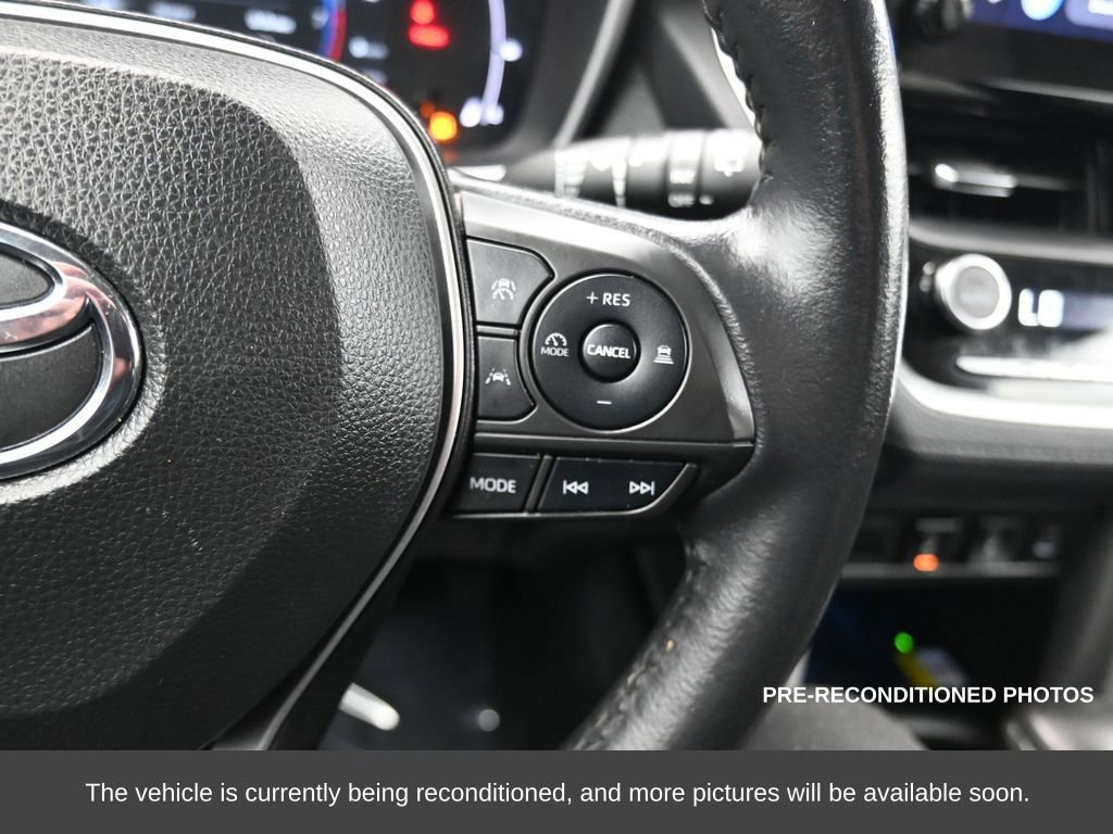 Used 2023 Toyota Corolla Cross XLE image 25