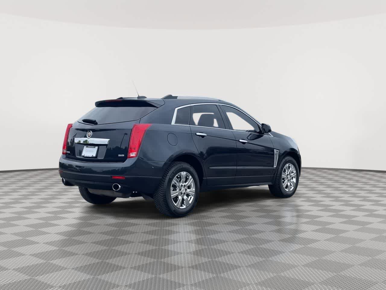 Used 2016 Cadillac SRX Luxury w/ Driver Awareness Package FWD image 8