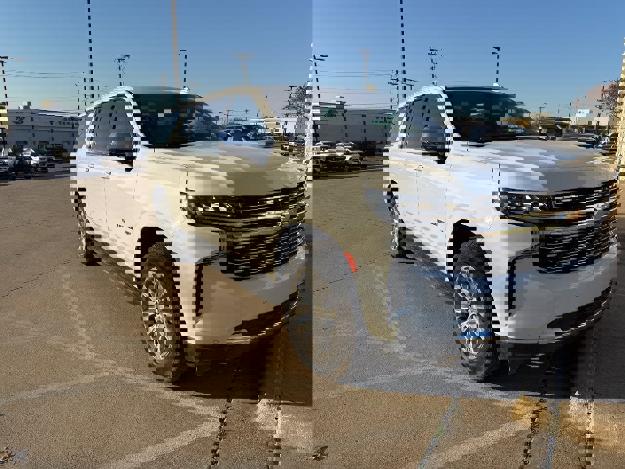 Used 2023 Chevrolet Suburban Premier image 3