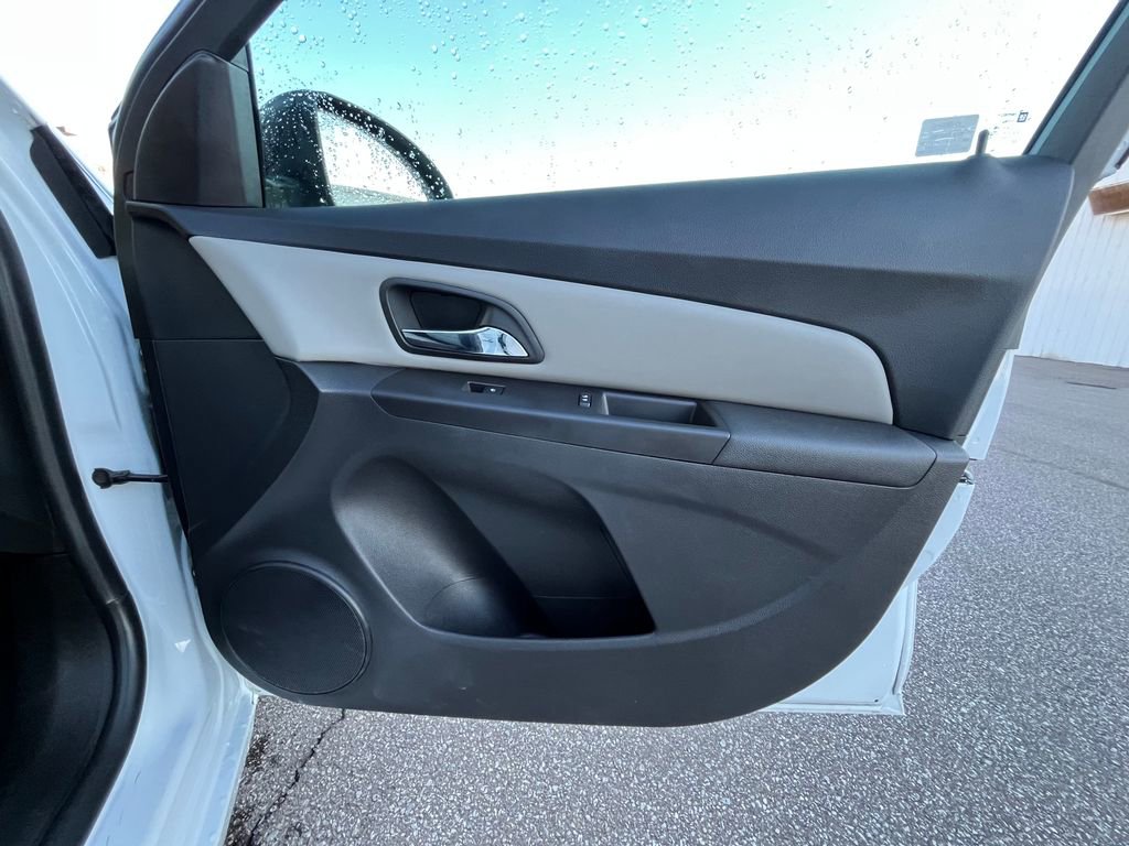 Used 2015 Chevrolet Cruze LS image 20