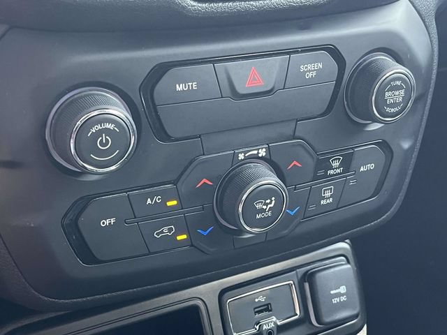Used 2020 Jeep Renegade Altitude FWD image 29