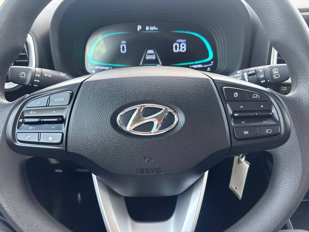 Used 2025 Hyundai Venue SE FWD image 23