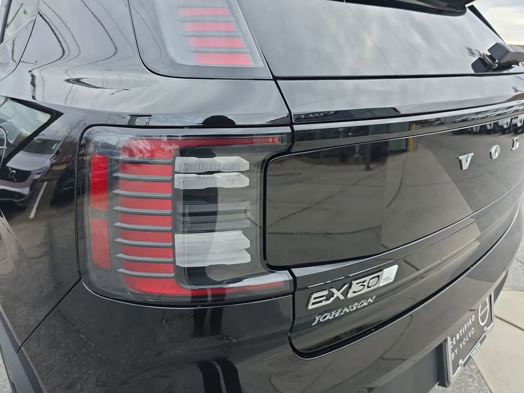 Certified 2025 Volvo EX30 Ultra w/ Climate Package image 34