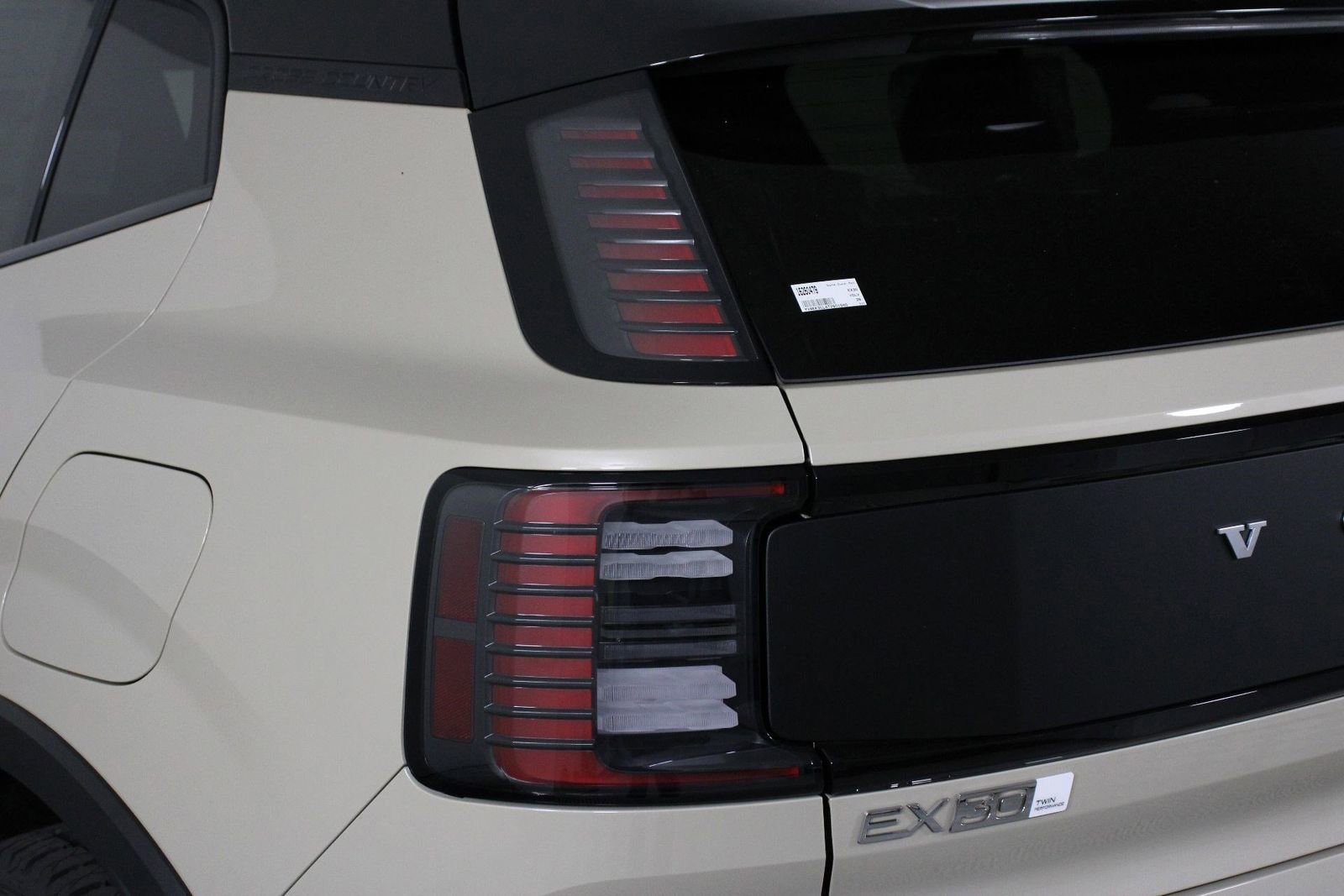 New 2026 Volvo EX30 Cross Country Ultra image 14