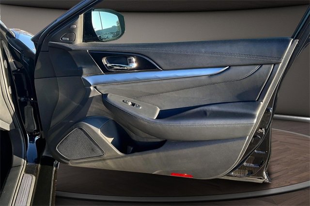 Used 2018 Nissan Maxima SR w/ Midnight Edition image 21