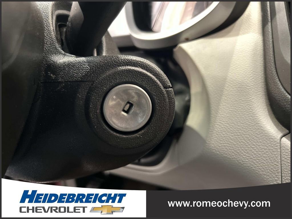 Used 2016 Chevrolet Equinox LTZ w/ Enhanced Convenience Package image 27