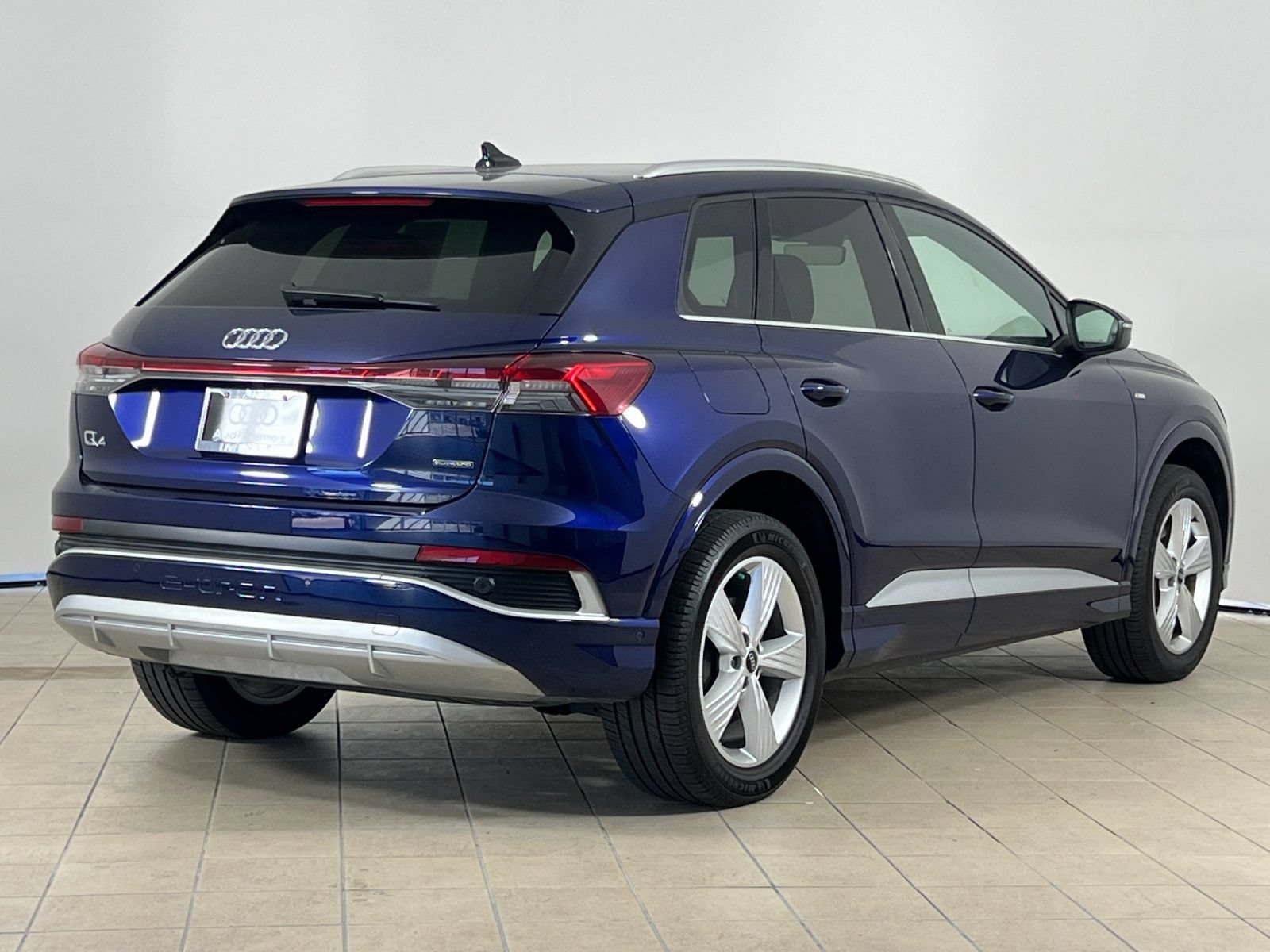 Used 2023 Audi Q4 e-tron Premium Plus w/ Premium Plus AWD/4WD image 6