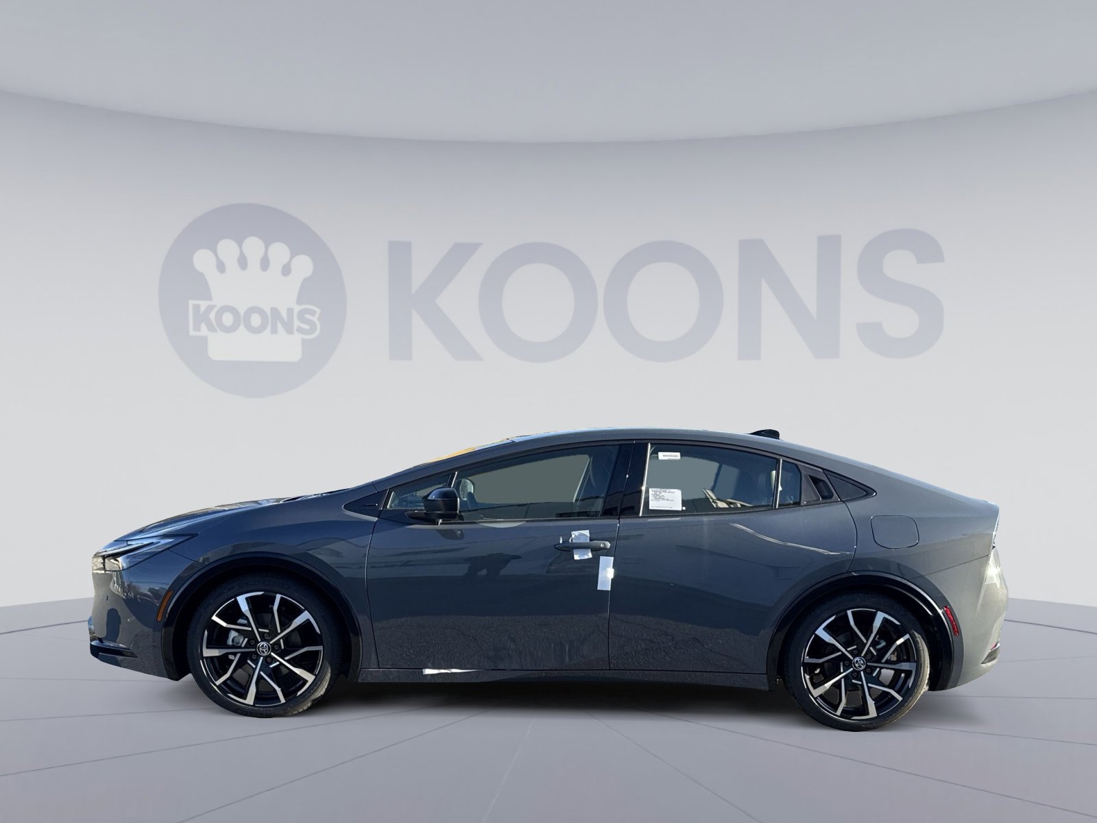 New 2026 Toyota Prius Plug-In Hybrid FWD image 2