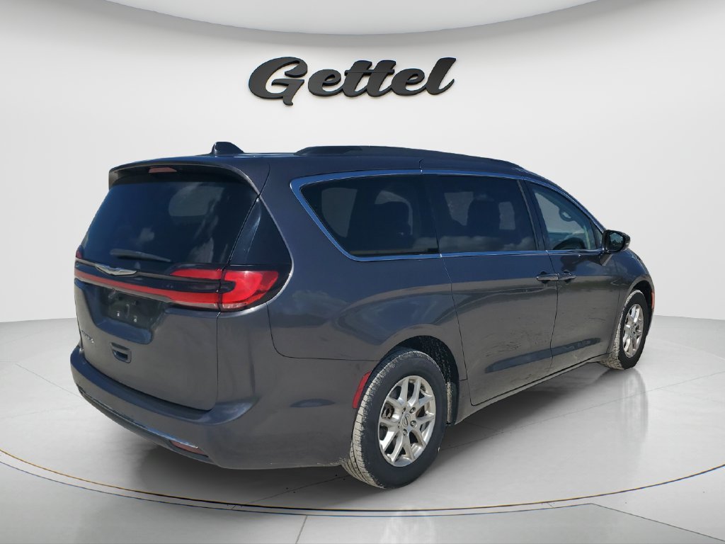 Used 2022 Chrysler Pacifica Touring-L FWD image 5