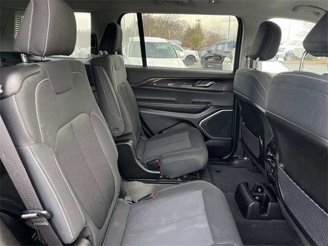 Used 2022 Jeep Grand Cherokee L Laredo w/ Luxury Tech Group I image 17