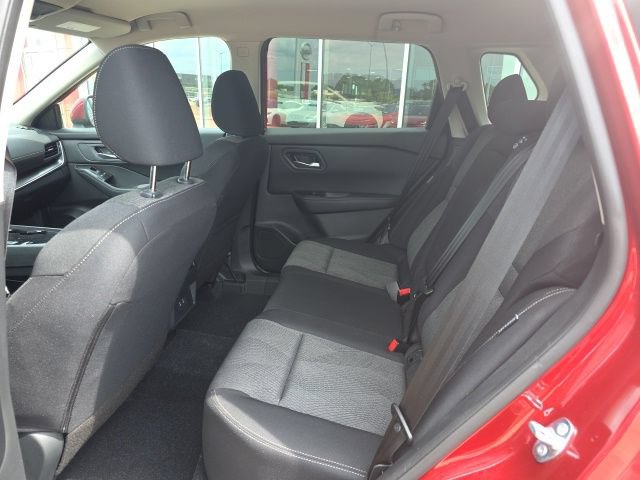 Used 2026 Nissan Rogue SV FWD image 17