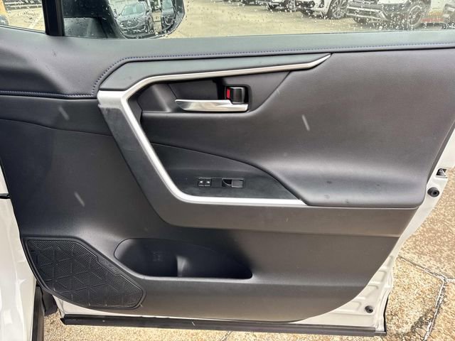Used 2021 Toyota RAV4 XSE AWD/4WD image 18