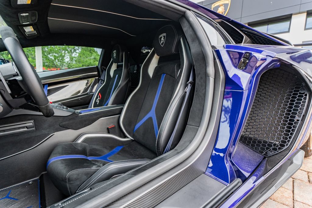 Used 2019 Lamborghini Aventador SVJ AWD/4WD image 24