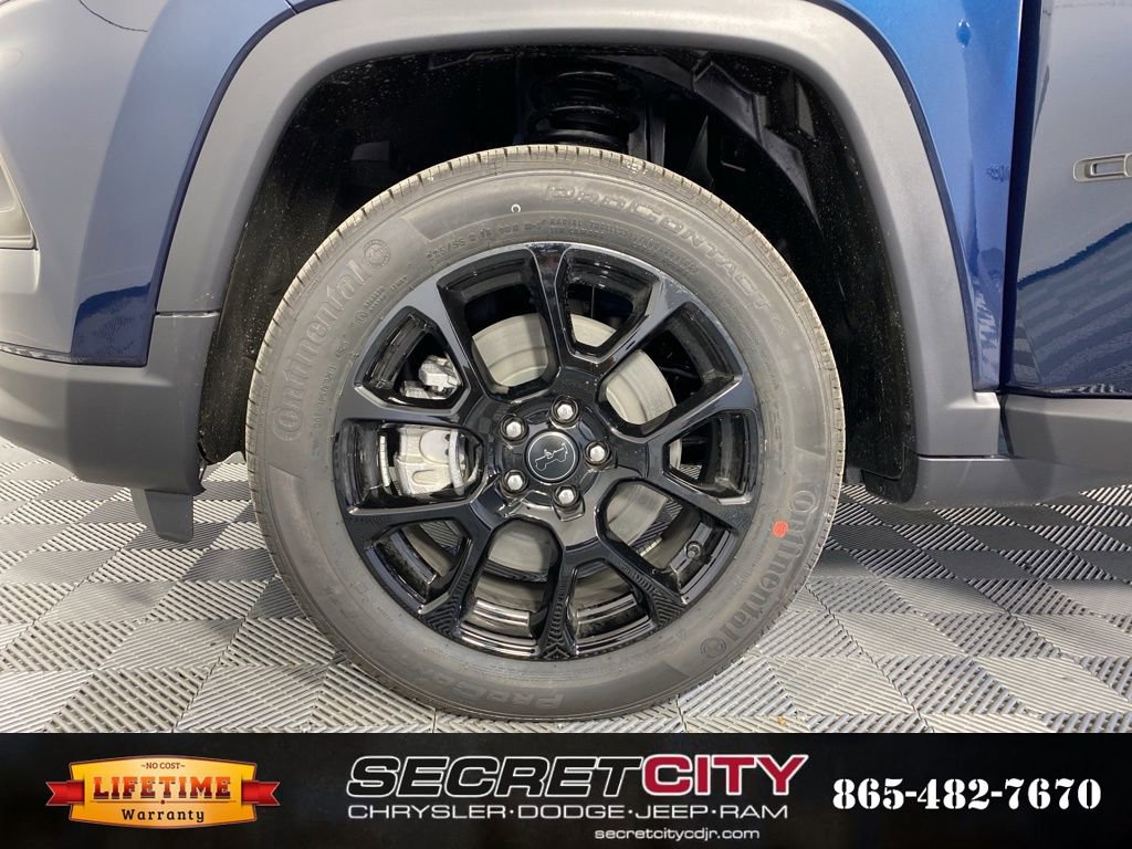 New 2026 Jeep Compass Latitude image 9