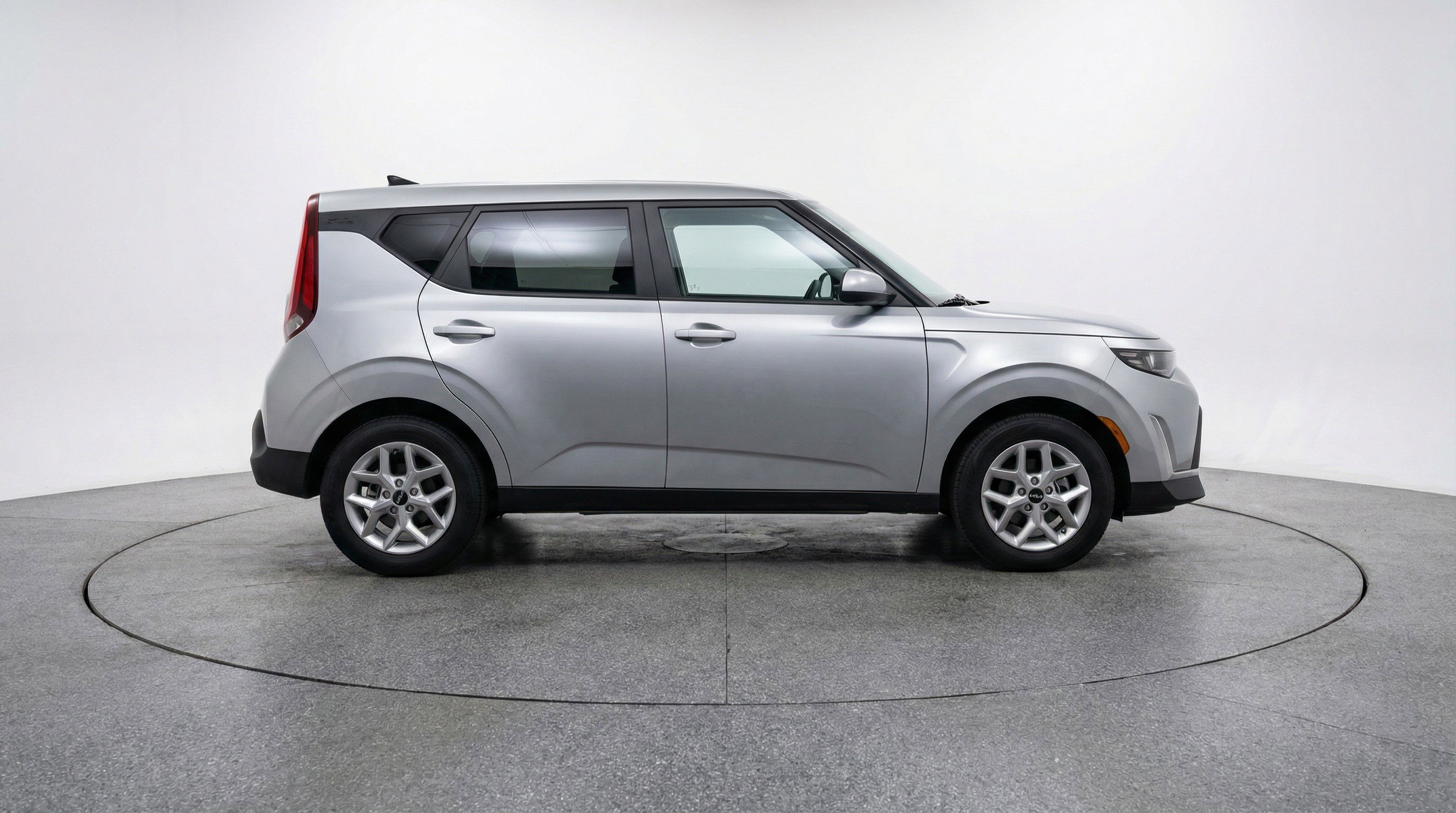 Used 2025 Kia Soul LX w/ LX Technology Package image 11