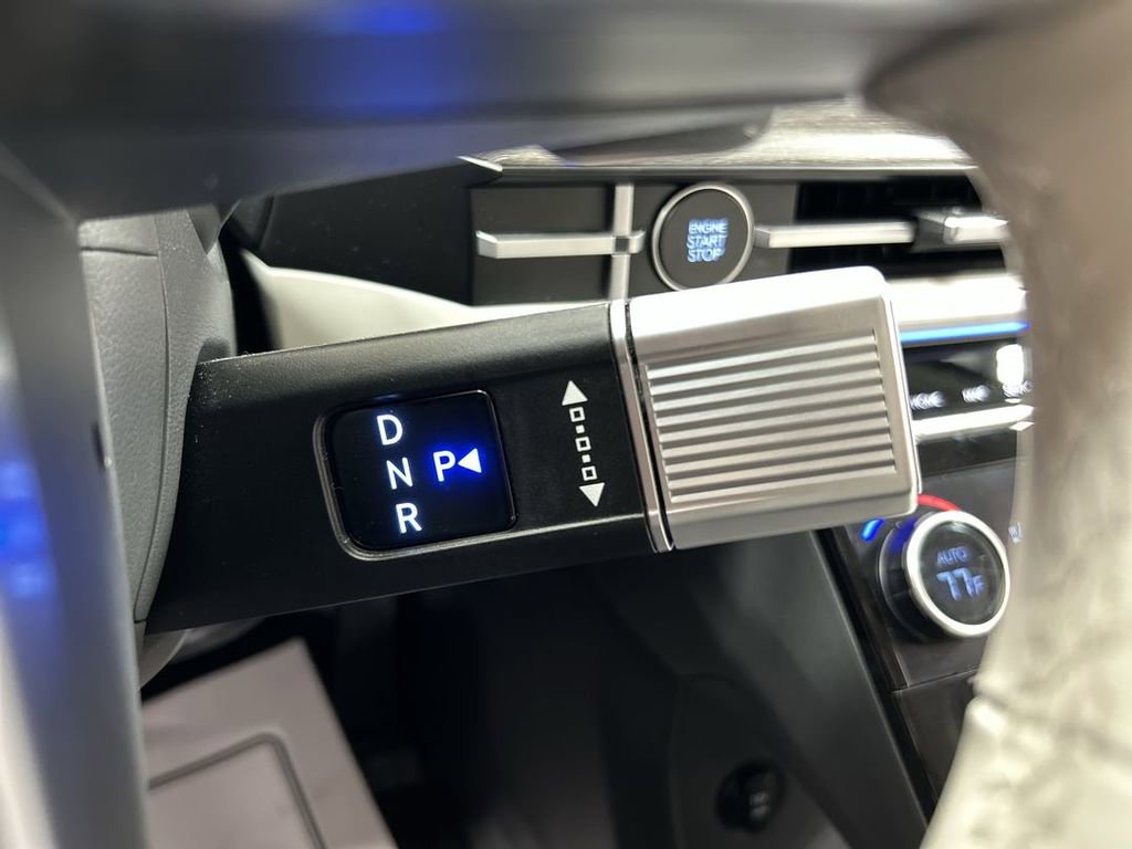 Used 2024 Hyundai Santa Fe Limited AWD/4WD image 18