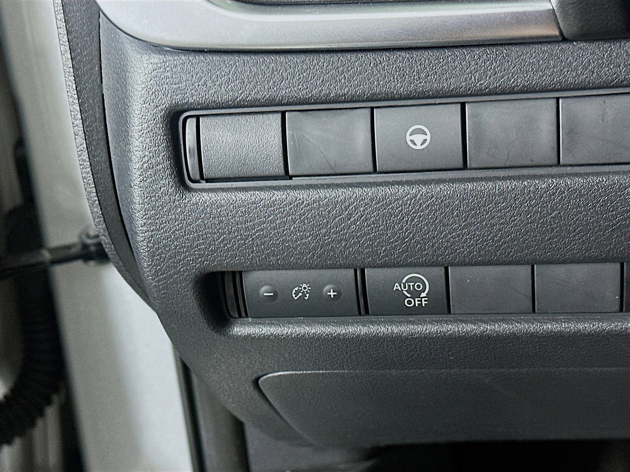 Used 2023 Nissan Rogue SV image 17