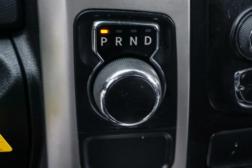 Used 2020 RAM 1500 Classic SLT w/ Luxury Group image 27