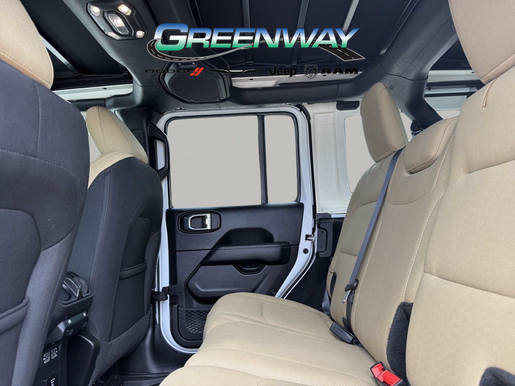 Used 2022 Jeep Wrangler Unlimited Sahara w/ Cold Weather Group AWD/4WD image 13
