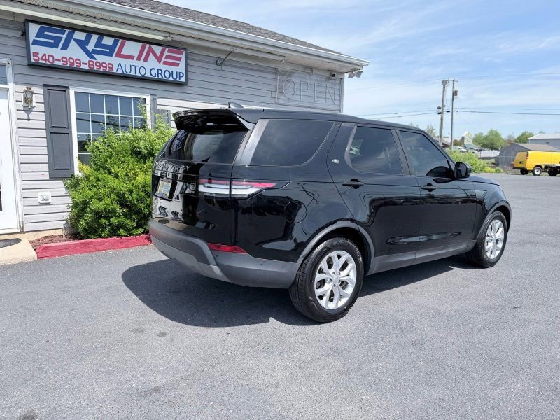 Used 2019 Land Rover Discovery SE AWD/4WD image 3