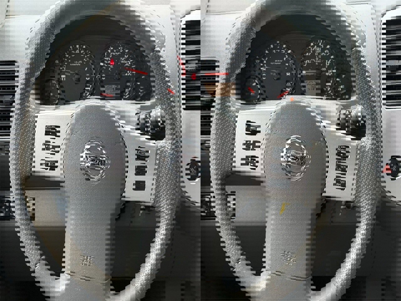 Used 2019 Nissan Frontier SV image 12