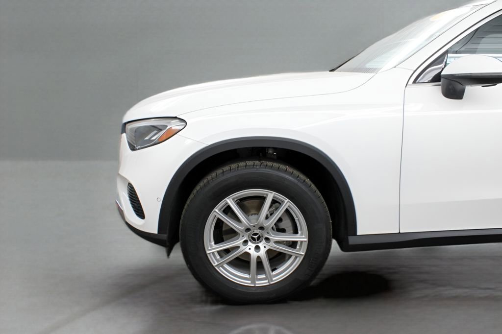 Used 2024 Mercedes-Benz GLC 300 4MATIC image 31