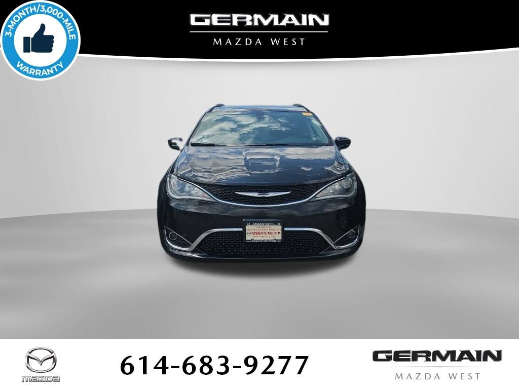 Used 2017 Chrysler Pacifica Touring-L FWD image 2