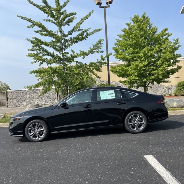 Used 2023 Honda Accord EX image 5