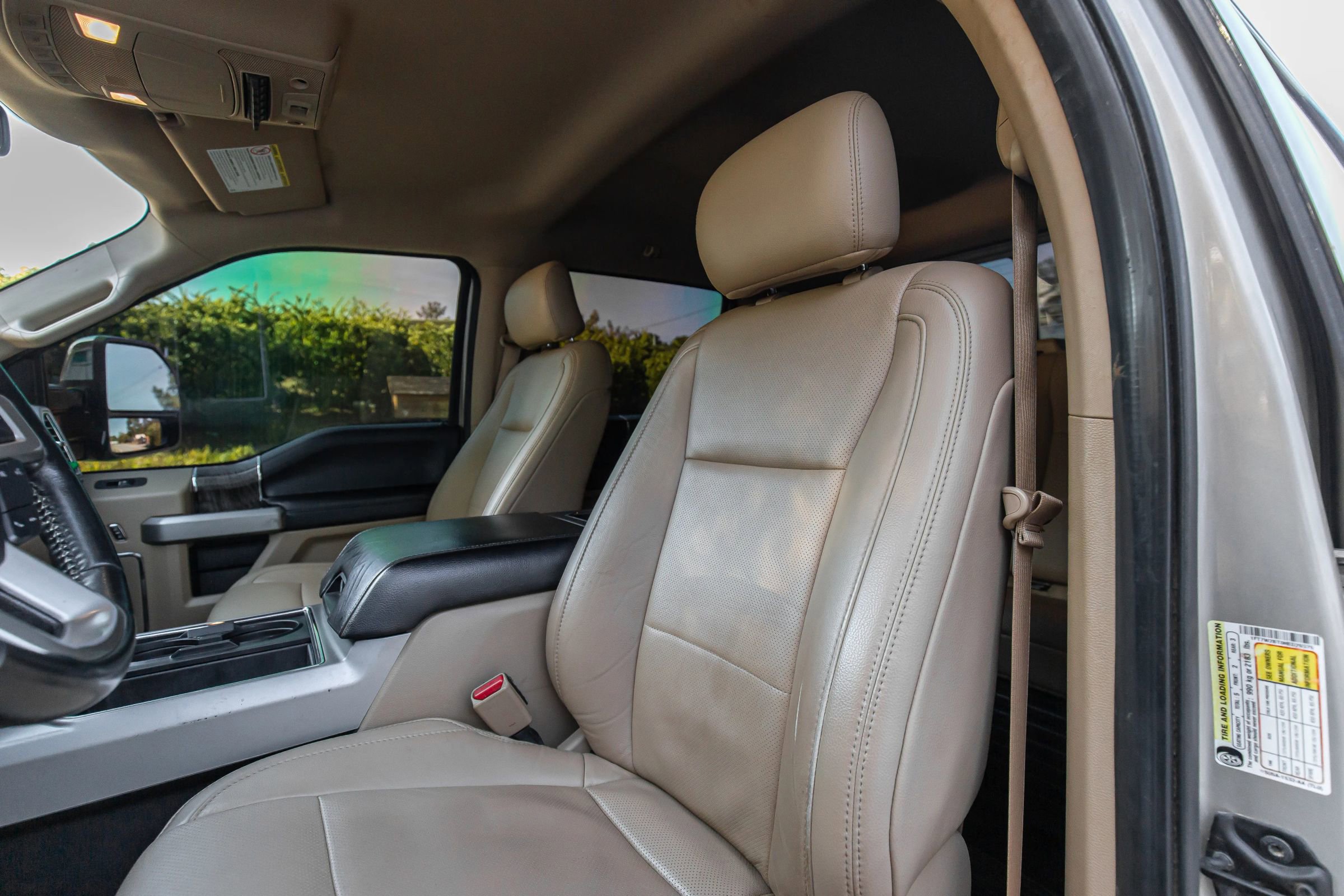 Used 2017 Ford F250 Lariat w/ Chrome Package image 17