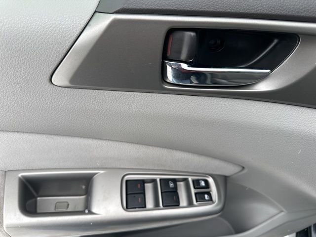 Used 2010 Subaru Forester 2.5X Limited image 13